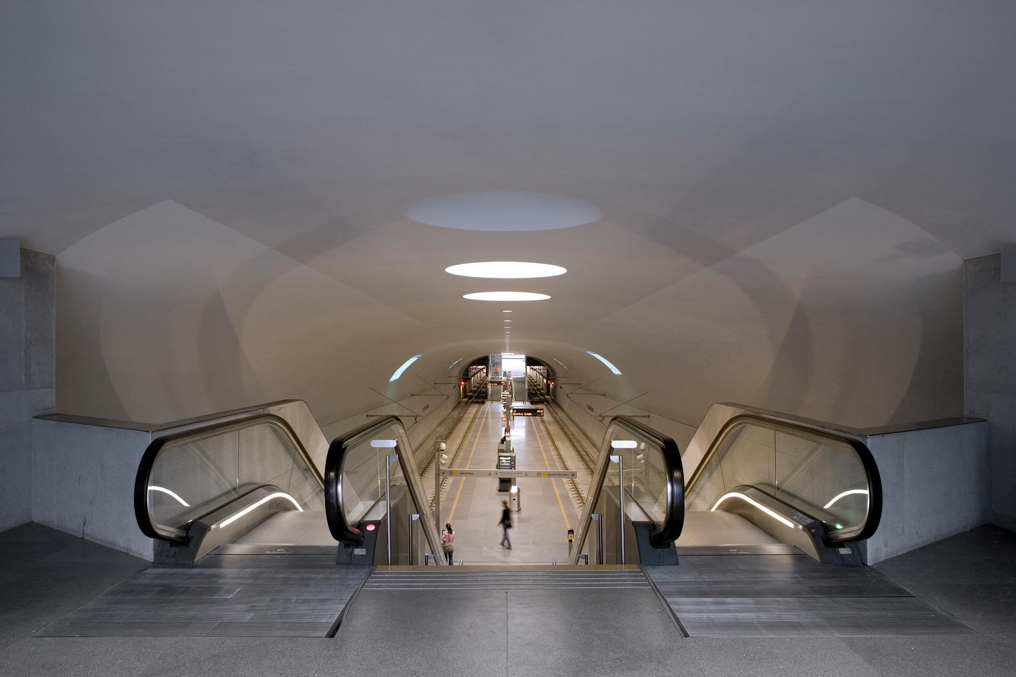 Estação Metro Polo Universitários, Porto